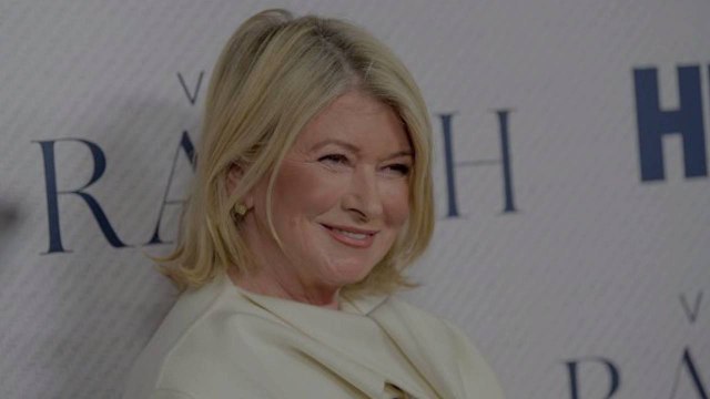 Martha Stewart Says She Did Not Jump the Line To Receive the Covid-19 Vaccine