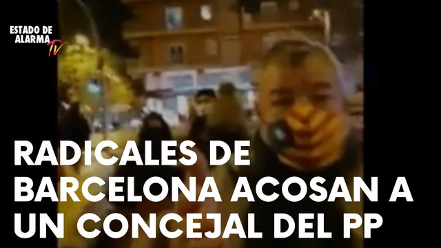 CONCEJAL del PP ACOSADO por RADICALES INDEPENDENTISTAS en BARCELONA