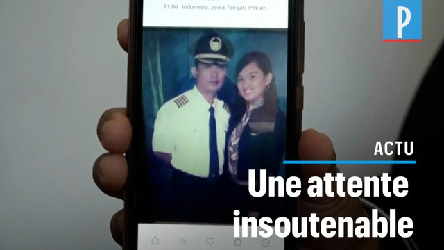 Disparition du Boeing en Indonésie : le triste cortège des familles des victimes pour donner leur ADN