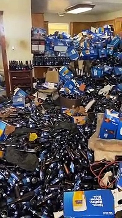 Il retrouve son appartement plein de bouteilles de bières... blague énorme
