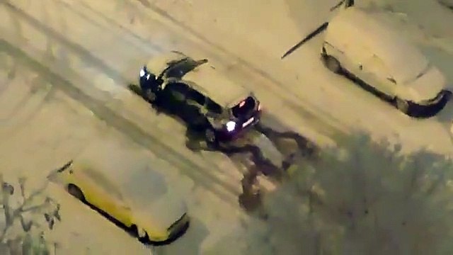 Quand une petite 4L met à l'amende une Dacia Duster sous la neige