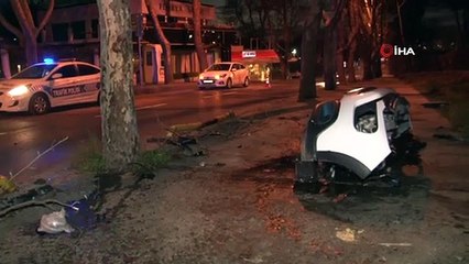 Ağaca çarpan otomobil ikiye ayrıldı: 4 yaralı