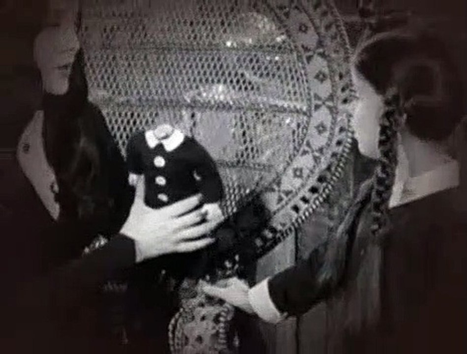 Addams Family S01E29 Morticias Favorite Charity