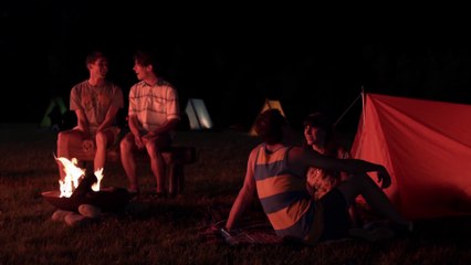 Group Of Friends Find A 40 Metre Wide UFO Beaming A Series Of Lights   Close Encounters