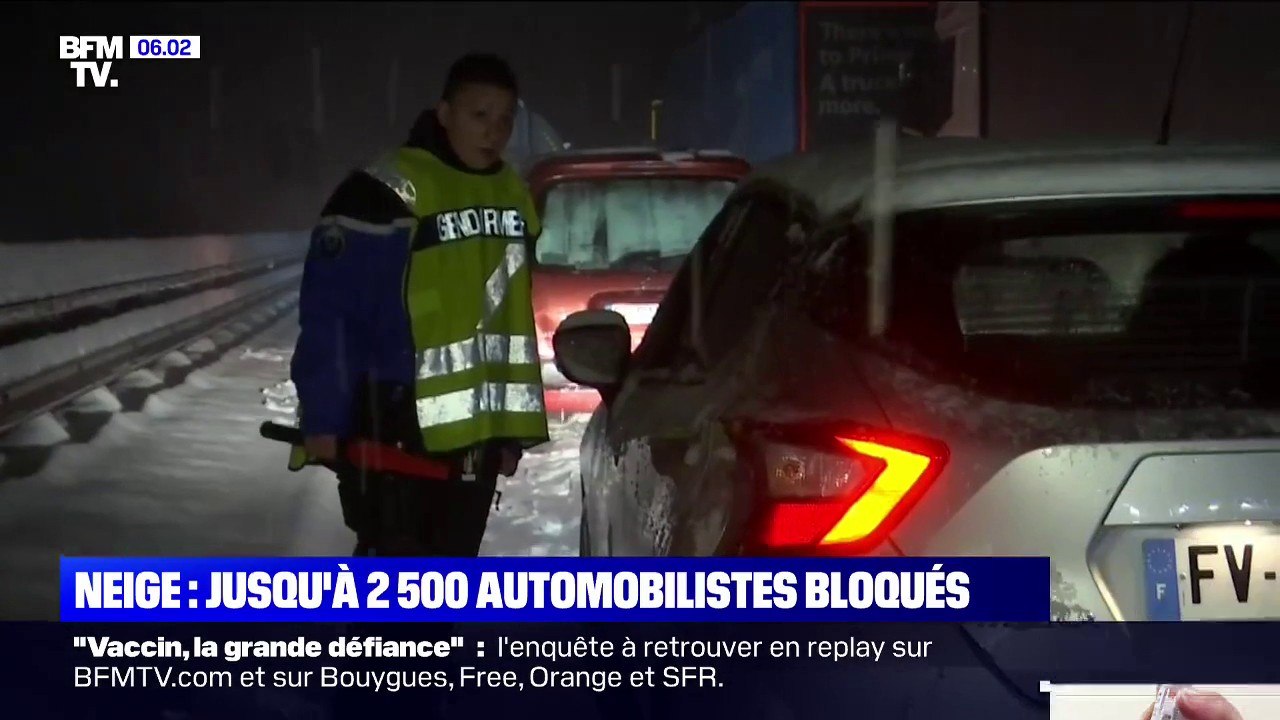 Jusqu'à 2500 automobilistes bloqués par d'intenses chutes de neige sur l'A40 dans l'Ain