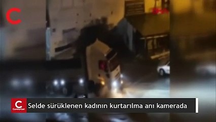 Şiddetli yağış ağaç devirdi