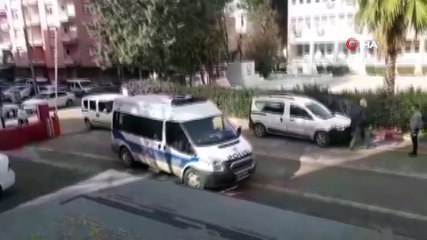 Uyuşturucu tacirlerine şafak operasyonu, yakınları adliye önünde bekledi