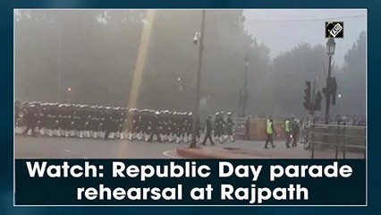 देखें: राजपथ पर गणतंत्र दिवस परेड का पूर्वाभ्यास