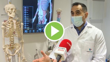 Traumatólogo advierte del peligro del hielo y recomienda andar como "pingüinos"