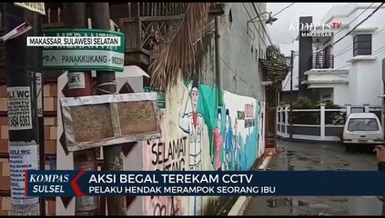 Terekam CCTV Begal Bersenjata Parang Hendak Rampas Tas Perempuan