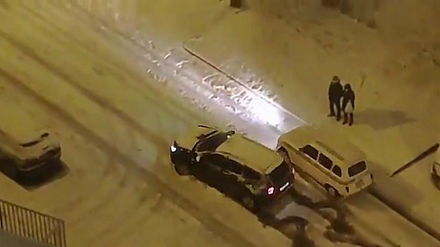 Quand une Renault 4L va plus vite qu'un SUV sur la neige