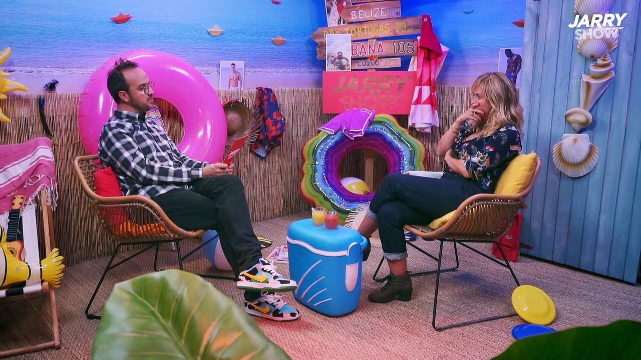 Enora Malagré raconte dans le "Jarry Show" avoir été draguée par des hommes mariés lorsqu'elle était chroniqueuse dans "Touche pas à mon poste".