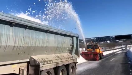 Limpieza de la A-6 tras 'Filomena'