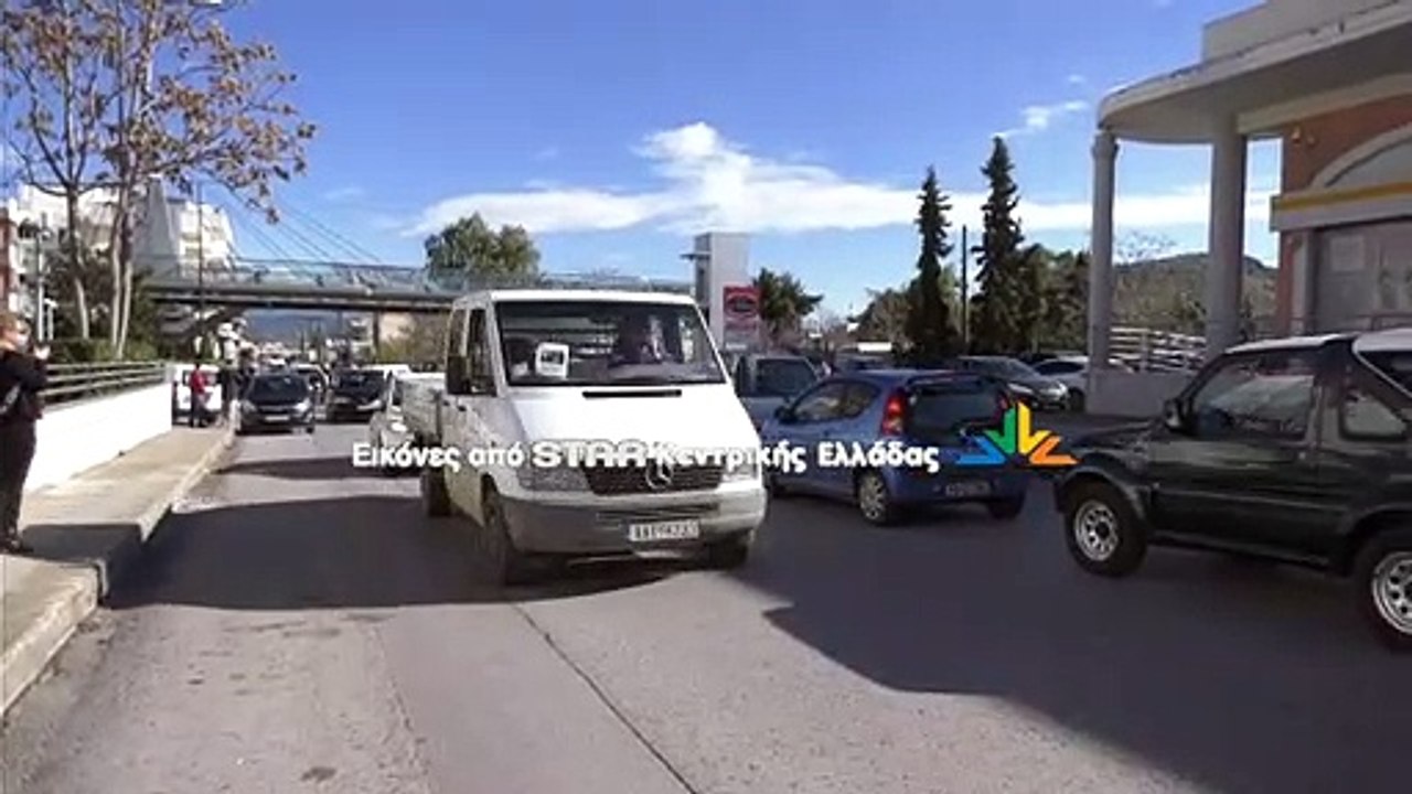 Αυτοκινητοπομπή στο κέντρο της Χαλκίδας για εμπόριο και εστίαση