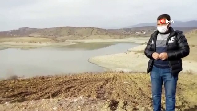 37 yıl önce yapılan tarım sulama göledi, kuraklık nedeni ile 80 metre çekildi