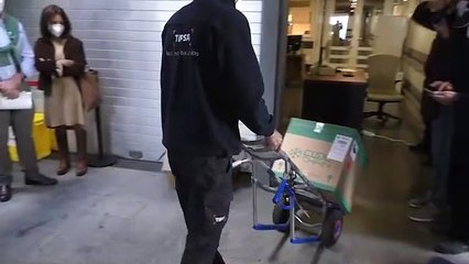 Las primeras vacunas de Moderna llegan a los hospitales canarios