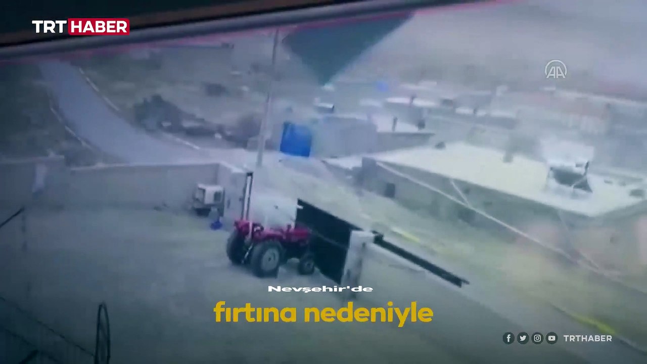 Nevşehir'de fırtına nedeniyle garaj çatısı uçtu