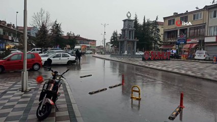 Şuhut'ta sağanak etkili oldu