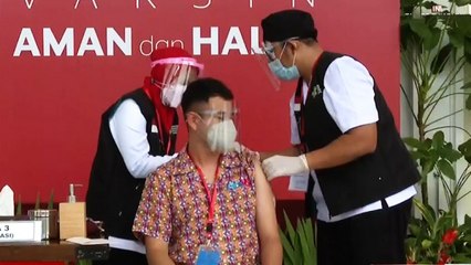 Kapolri, Panglima TNI hingga Raffi Ahmad Disuntik Vaksin COVID-19