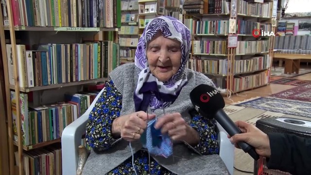 118 yaşındaki Zeliha nineden Mehmetçik'e hediye