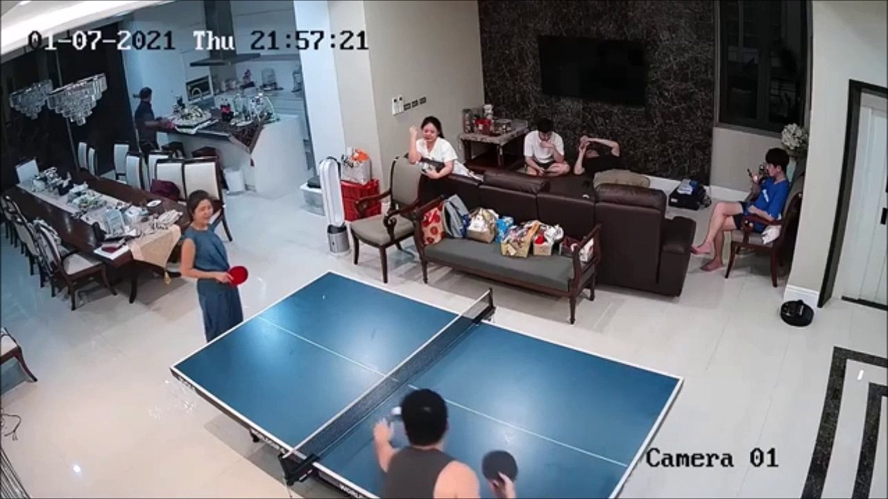 Le ping-pong est un sport dangereux, surtout pour les spectateurs