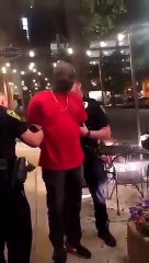 ABD polisinin siyahi diye kelepçe vurduğu kişi FBI ajanı çıktı!