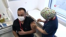Sağlık çalışanlarına ilk Covid-19 aşısı uygulandı