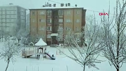 Bitlis'te beklenen kar yağışı başladı