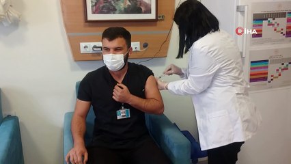 Çukurca’da ilk korona virüs aşısı yapıldı