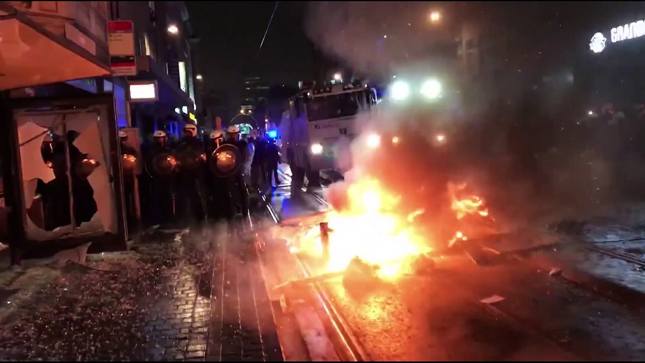 Und König Philippe mittendrin: 100 Festnahmen nach Krawallen in Brüssel