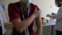 Korona virüs aşısı Başhekim Çağlar'a uygulandı