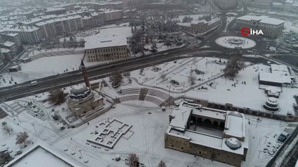 Sivas Beyaz Gelinliğini Giydi