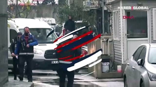 Erkeklere uygunsuz fotoğraflarla iğrenç şantaj!