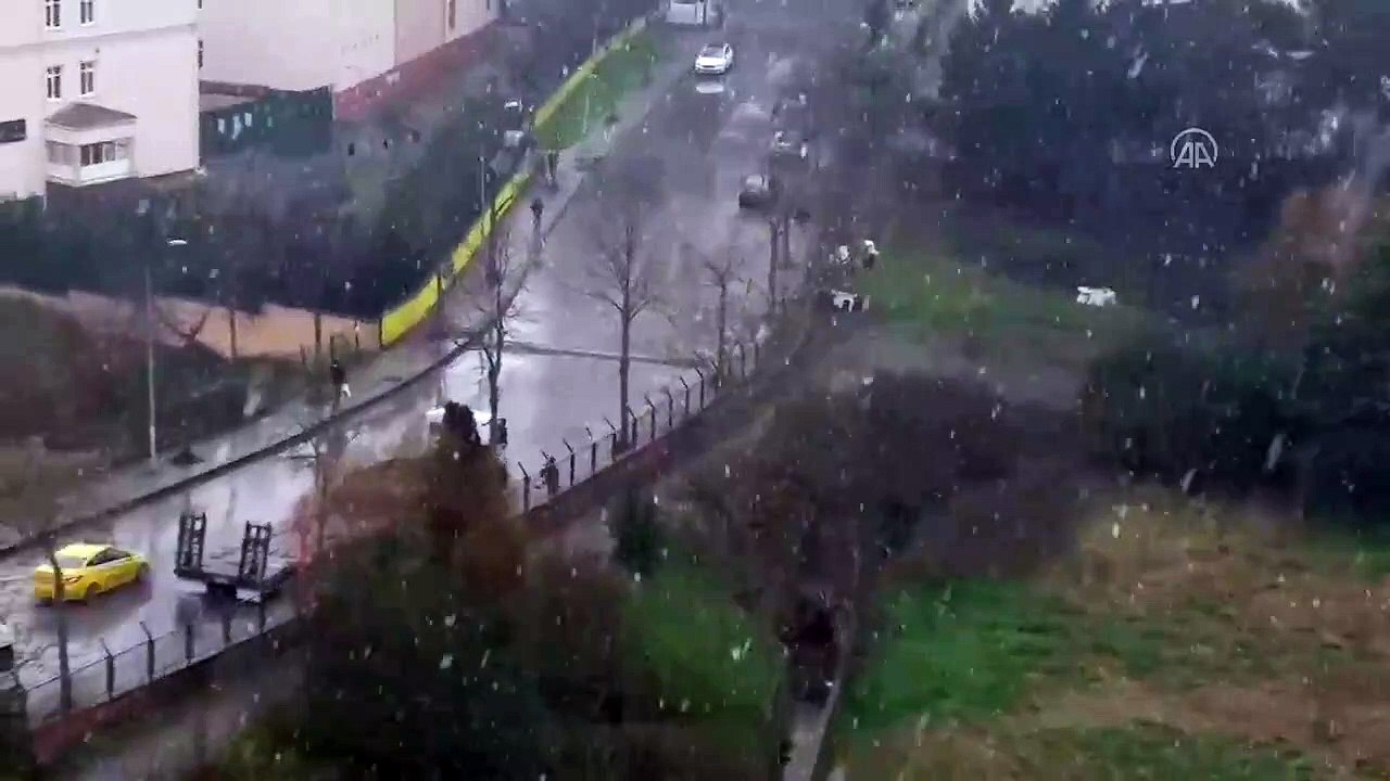 İstanbul’da dört gözle beklenen kar yağışı başladı
