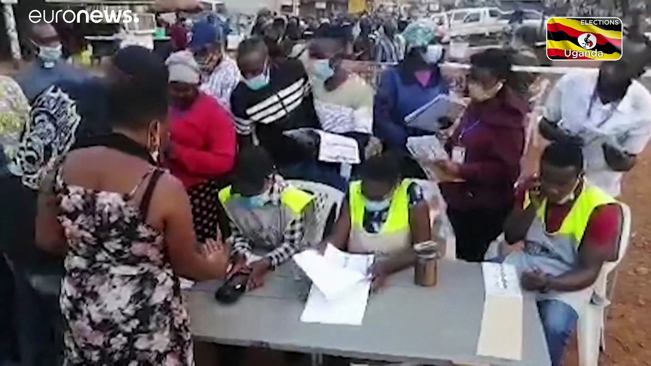 Popstar gegen Langzeitherrscher - in Uganda haben die Wahlen begonnen