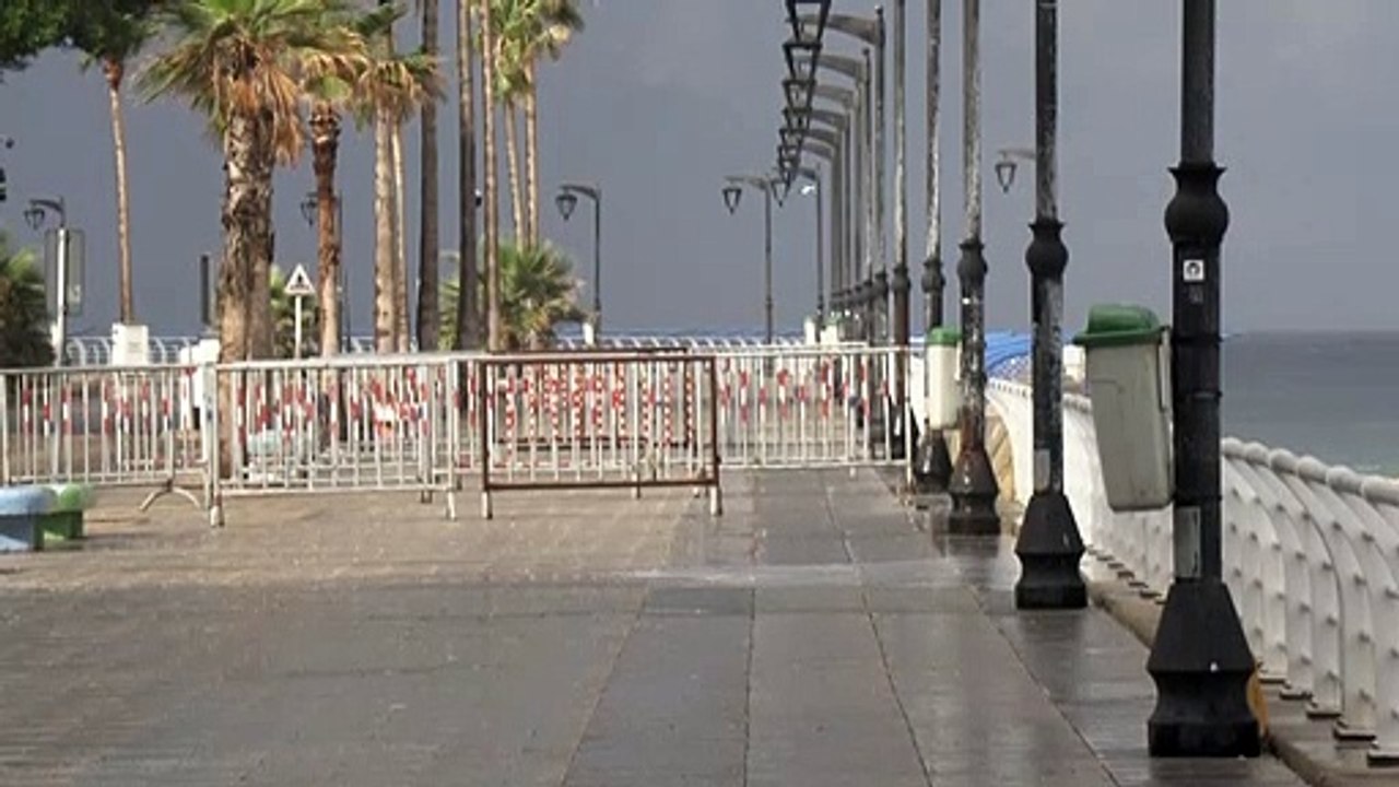لبنان يبدأ إغلاقاً عاماً مشدداً يتخلله منع تجول لنحو أسبوعين
