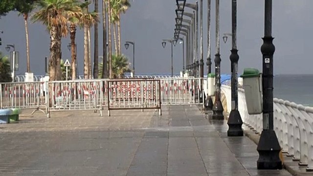 لبنان يبدأ إغلاقاً عاماً مشدداً يتخلله منع تجول لنحو أسبوعين