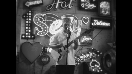 Finn Askew - Same Old Love