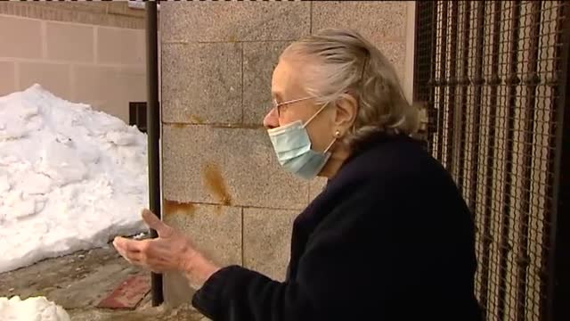 Las cuestas de Toledo auténticas pistas de patinaje para la gente mayor