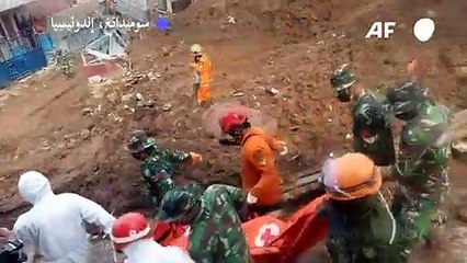 سباق مع الزمن بحثاً عن مفقودي انزلاقات ترابية في إندونيسيا