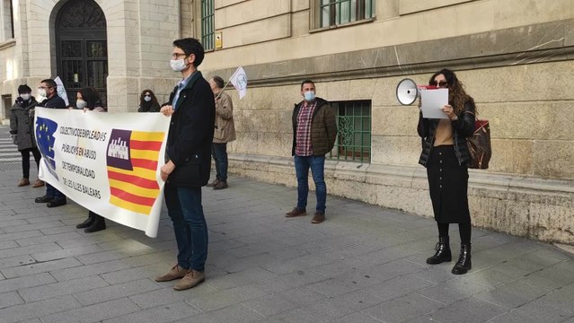 Empleados públicos censuran en Palma el abuso de temporalidad