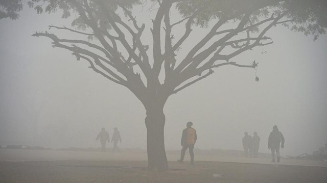 Dense fog in Delhi-NCR, low visibility can be fatal