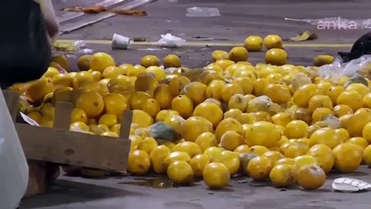 CHP Genel Başkanı Kılıçdaroğlu, sosyal medya hesabından "Gün beraber düşünme günüdür. Bir dert varsa bu derdi beraber çözme günüdür. Peki memleketin sorununu kim çözecek? Millet İttifakı olarak biz çözeceğiz!" notuyla bir video paylaştı.