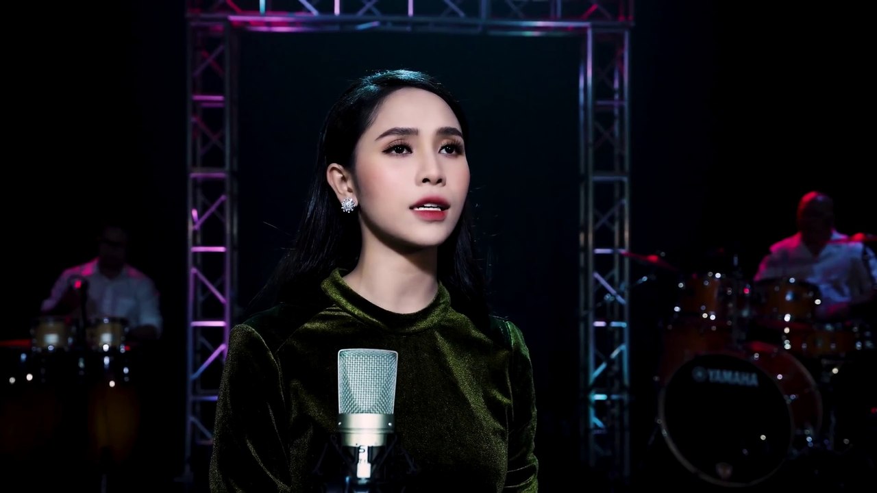 Trên Bốn Vùng Chiến Thuật - Phương Ý