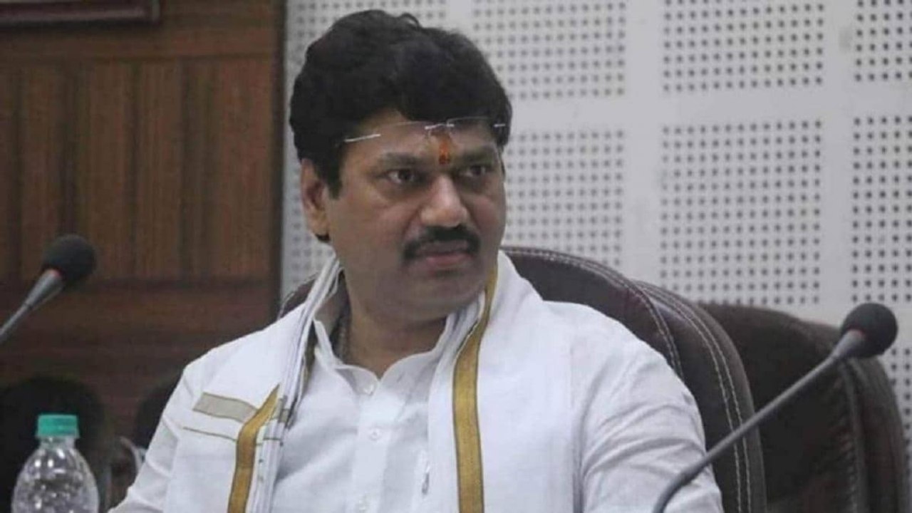Dhananjay Munde accused of rape, BJP demanding resignation