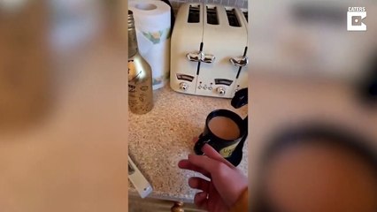 Avec cet outil, fini les tasses renversées...