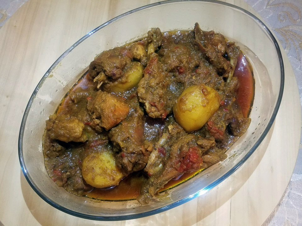Hard chicken curry