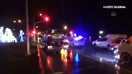 Zincirleme kazada araçlar alev topuna döndü: 1 ölü, 2 yaralı