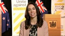 Yeni Zelanda Başbakanı Jacinda Ardern canlı yayında depreme yakalandı