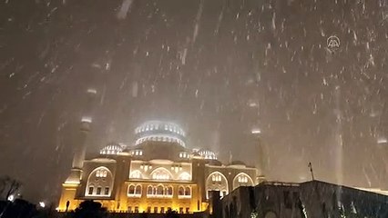 İstanbul'da beklenen kar geldi